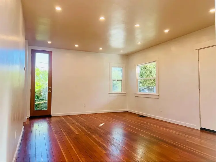 Roommate Needed Jan 1st