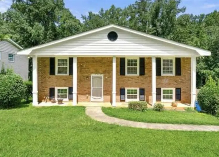 Pet friendly basement apartment