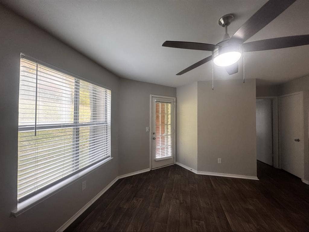 Looking for a roommate