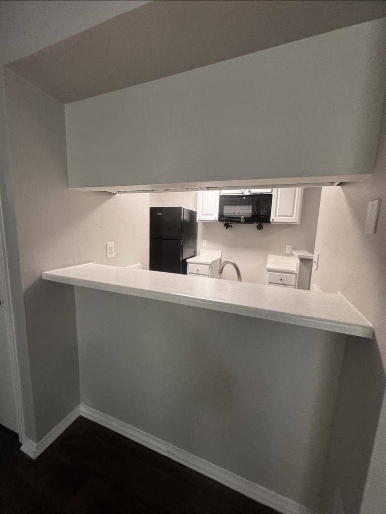 Looking for a roommate