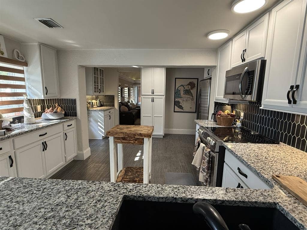 Downtown St Cloud furnished bedroom