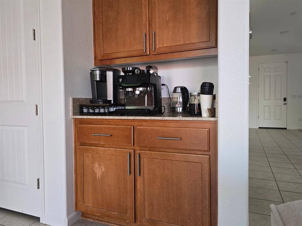 Room for rent in a mililitary house