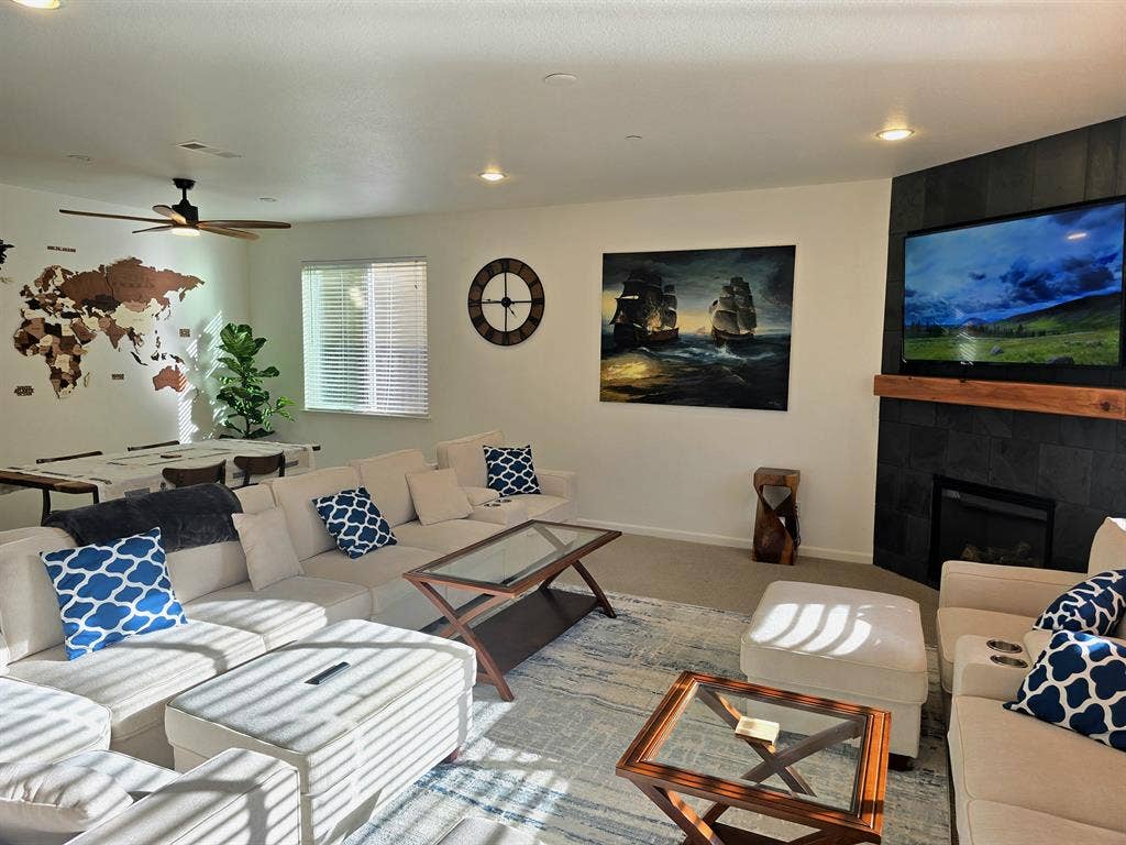 Room for rent in a mililitary house