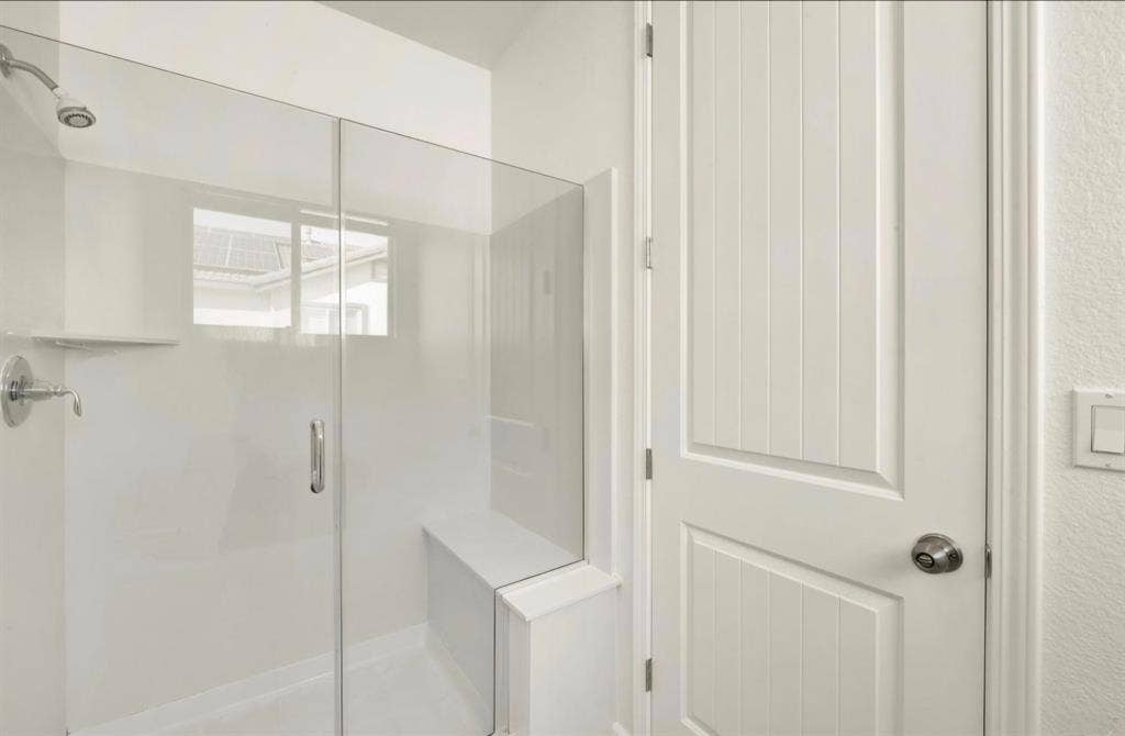 Room for rent in a mililitary house