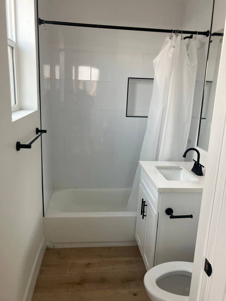 Bachelor style bedrooms for rent