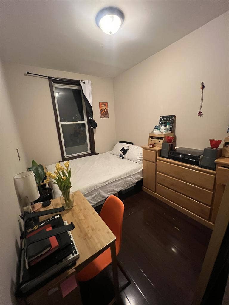 Bay Ridge Brownstone Room $740