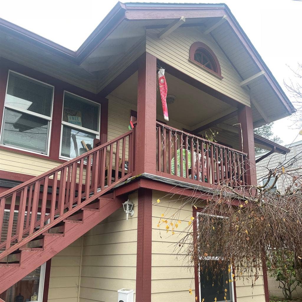 $ right downtown 2 bedroom