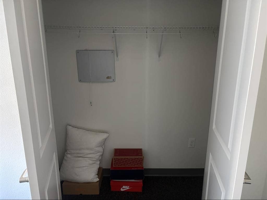 Looking for a female roommate!!