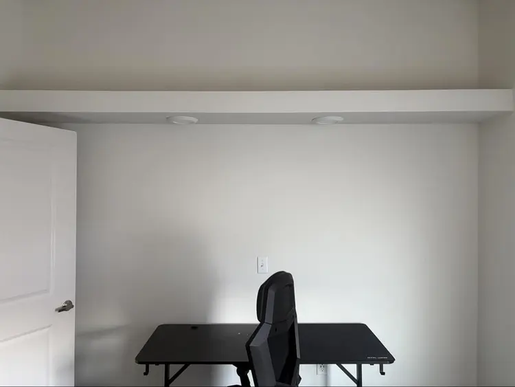 Looking for a female roommate!!