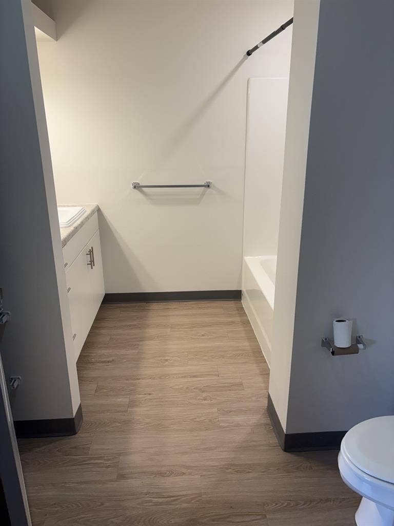 Looking for a female roommate!!