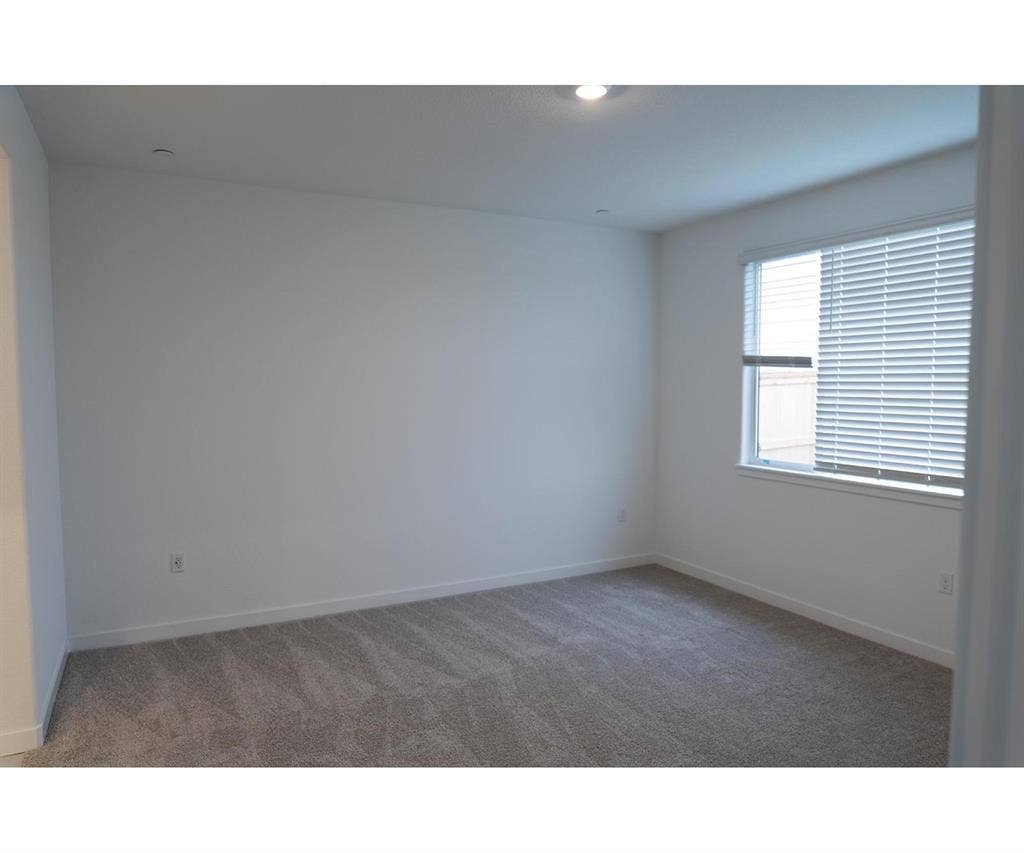 Master Suite w/ utilities incl