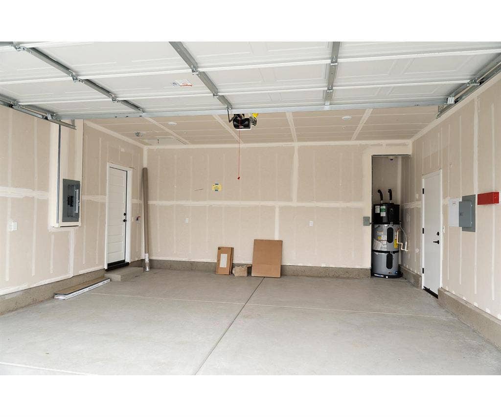 Master Suite w/ utilities incl