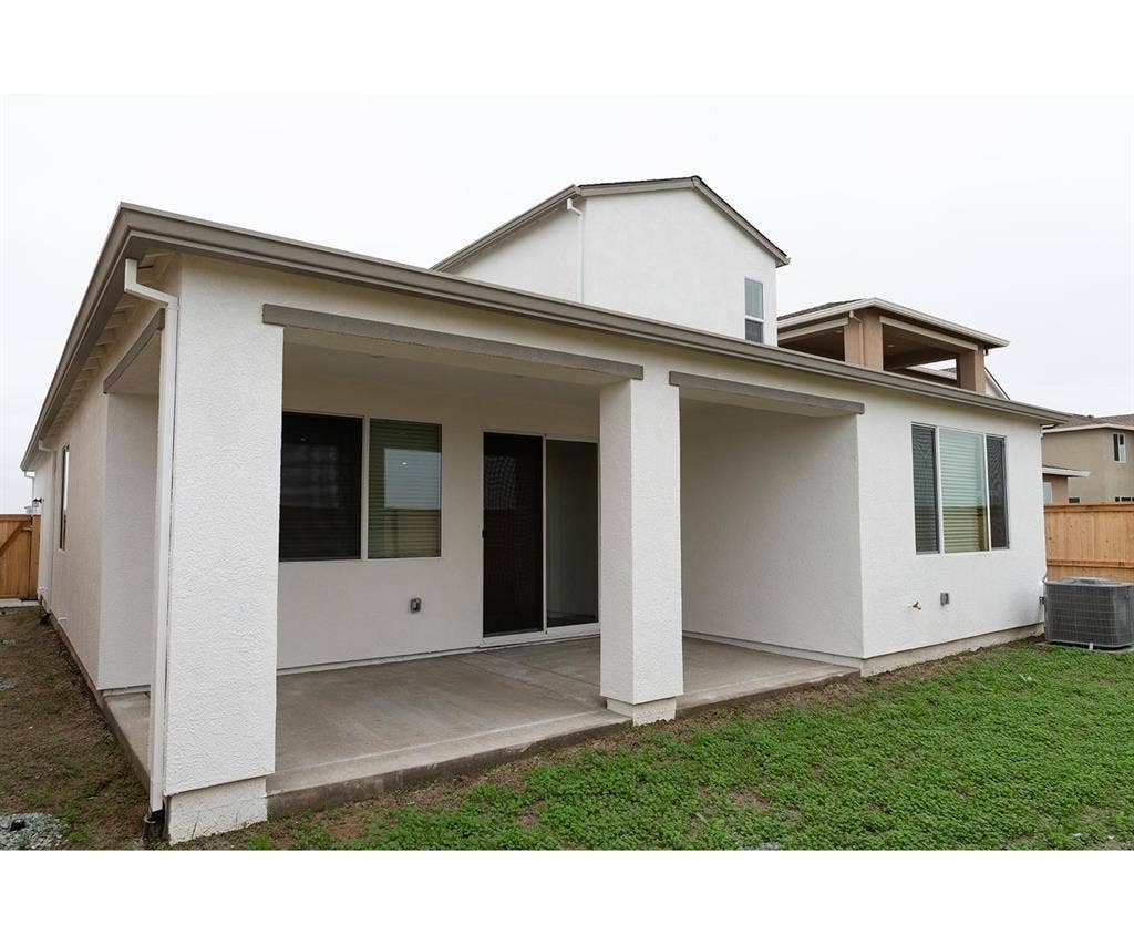 Room w Bath + Office, utilites incl