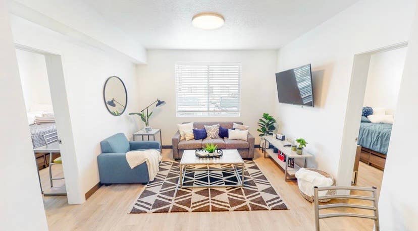 Private Room Available in Orem