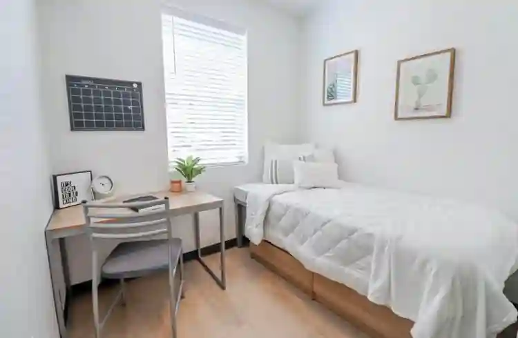 Private Room Available in Orem