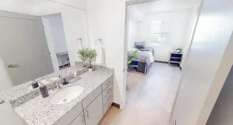 Private Room Available in Orem