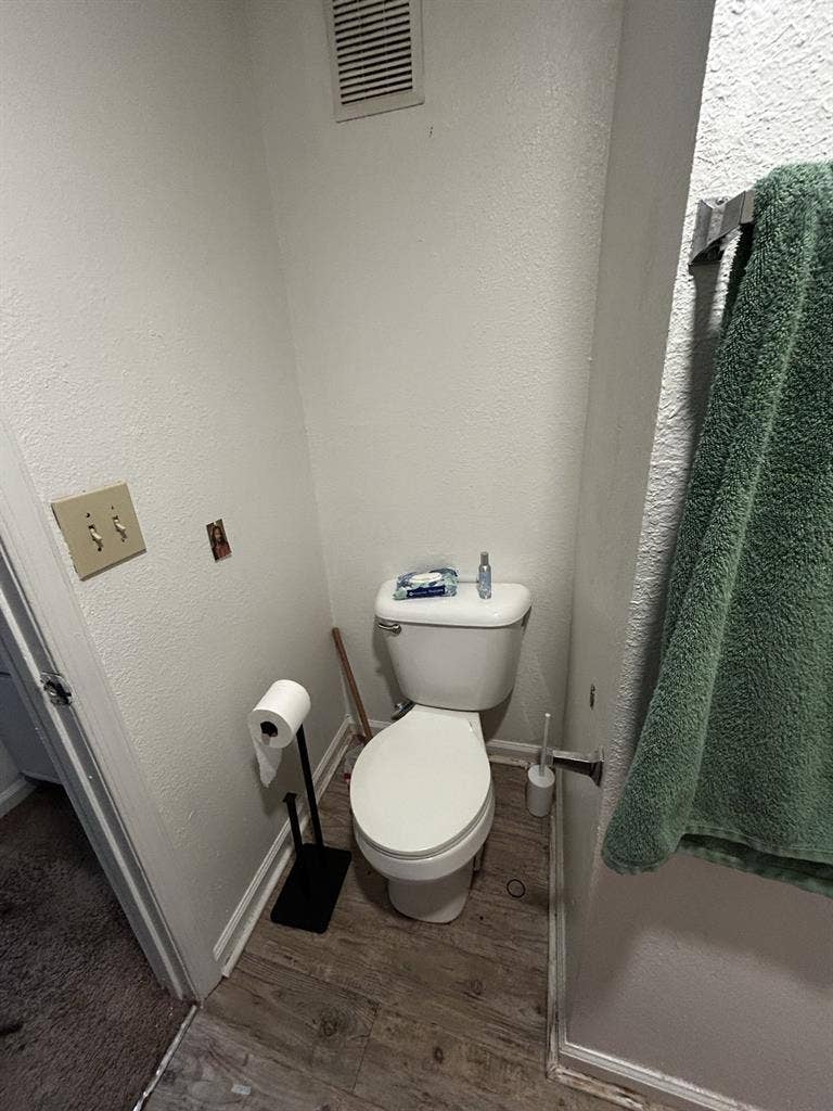 Room for Rent- Pets- NEED ASAP