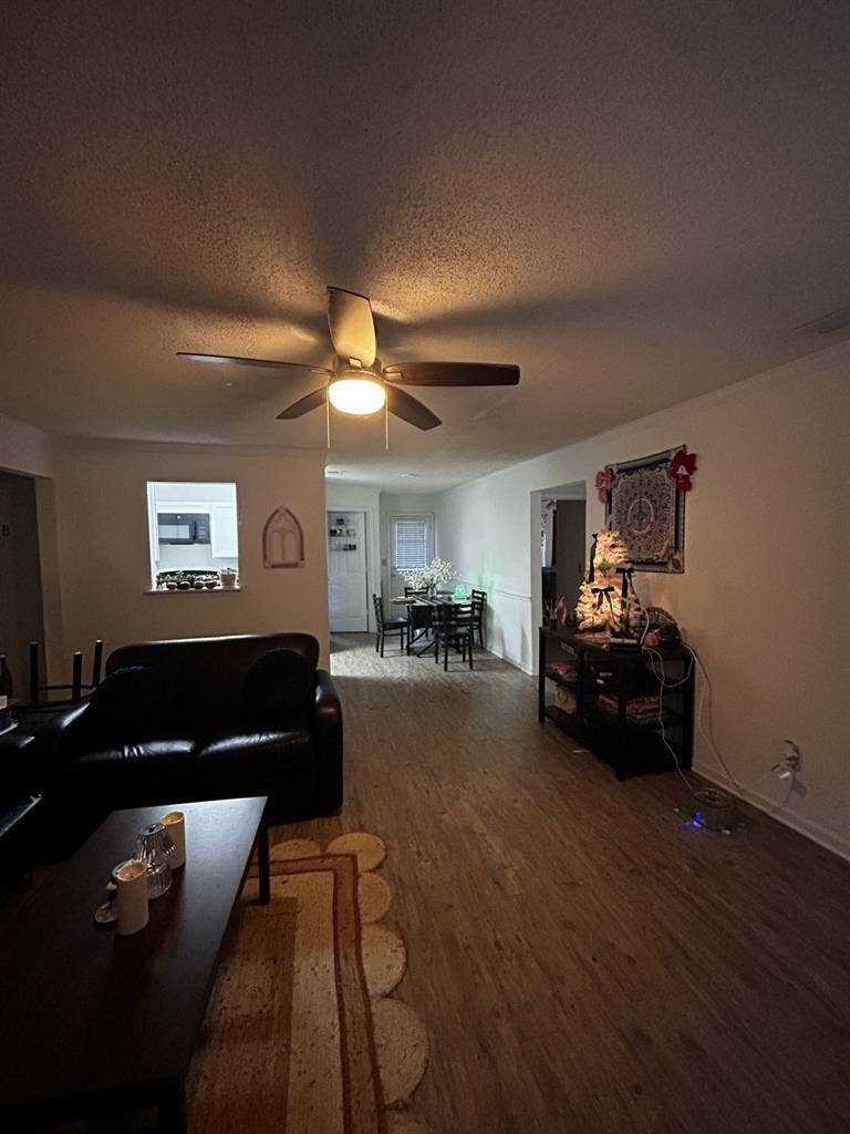Room for Rent- Pets- NEED ASAP