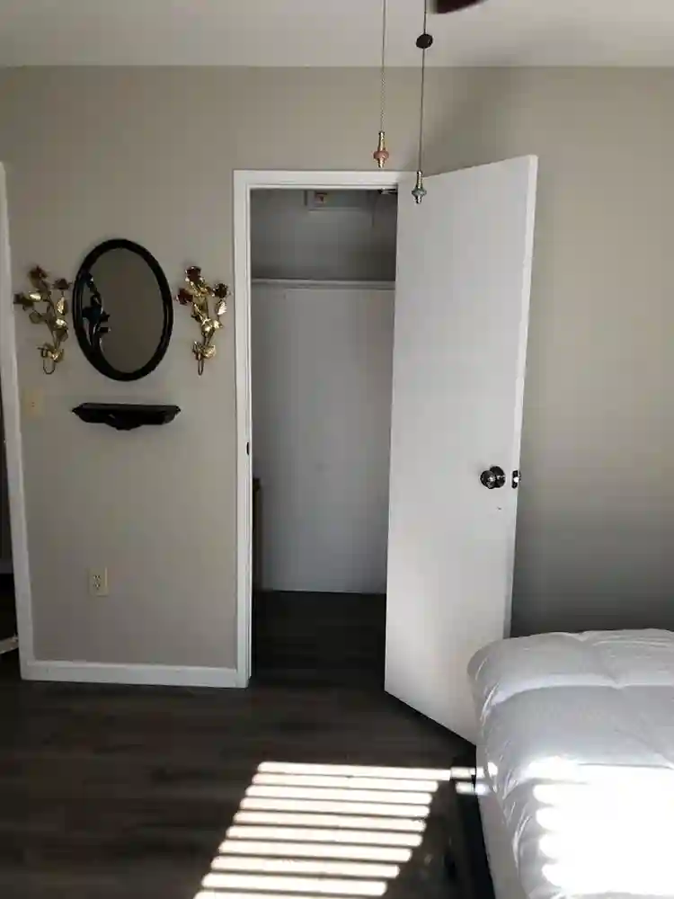 New Listing - Room for Rent