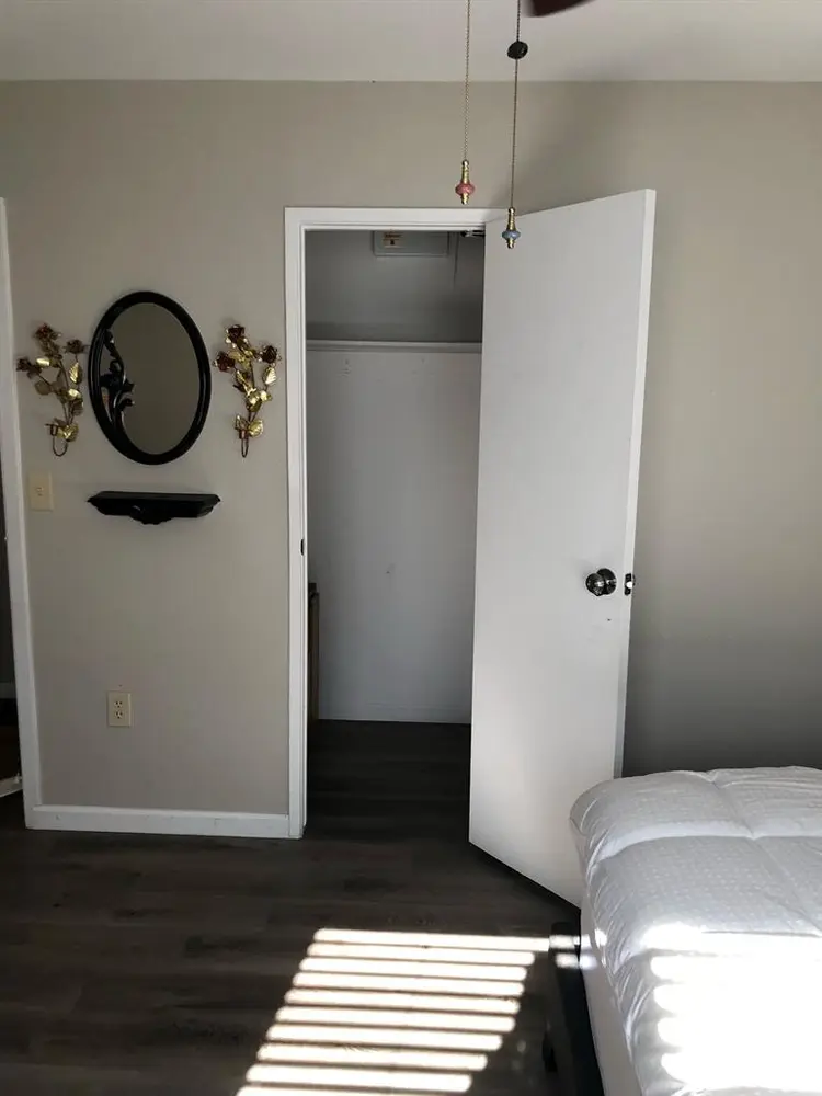 New Listing - Room for Rent