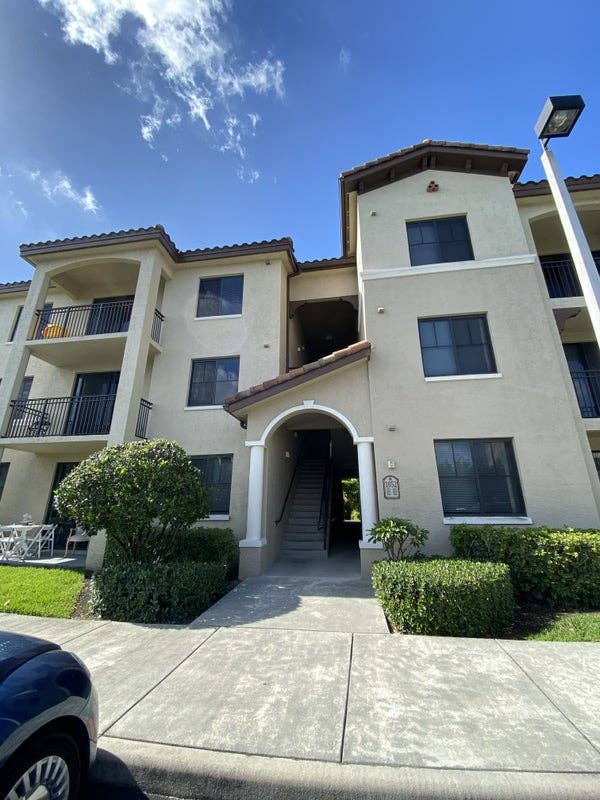 Room for Rent in Doral!