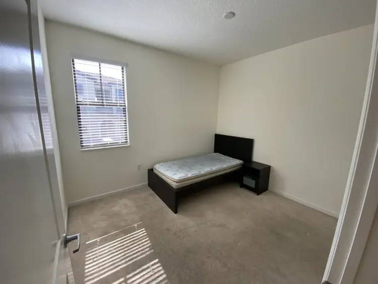 Room for Rent in Doral!