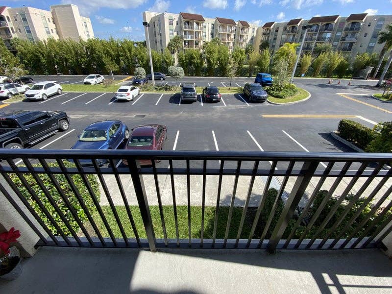 Room for Rent in Doral!