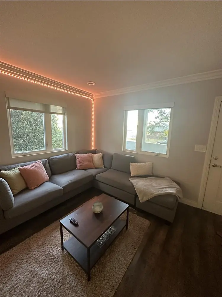 Temp Room for Rent in
K-town