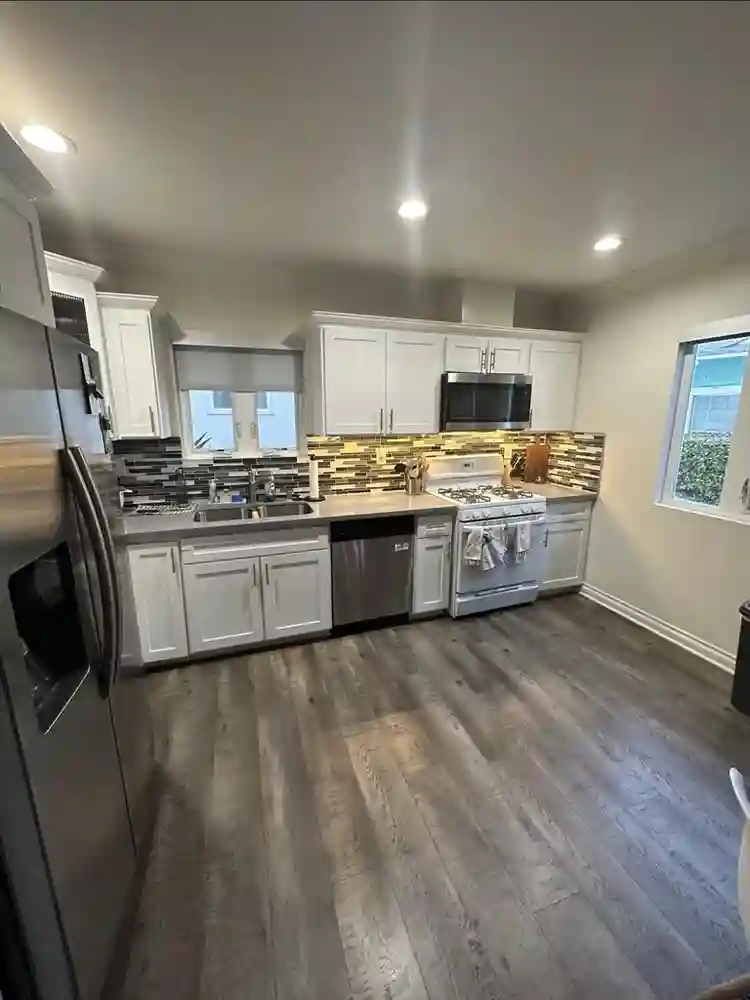 Temp Room for Rent in
K-town