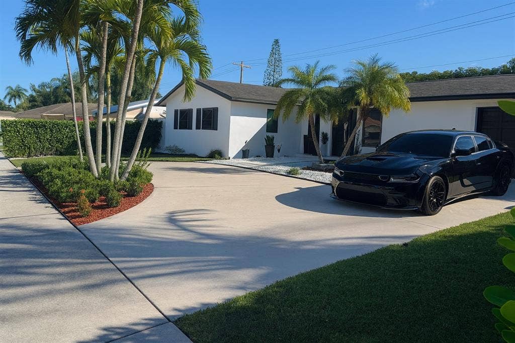 Fully furnished private room