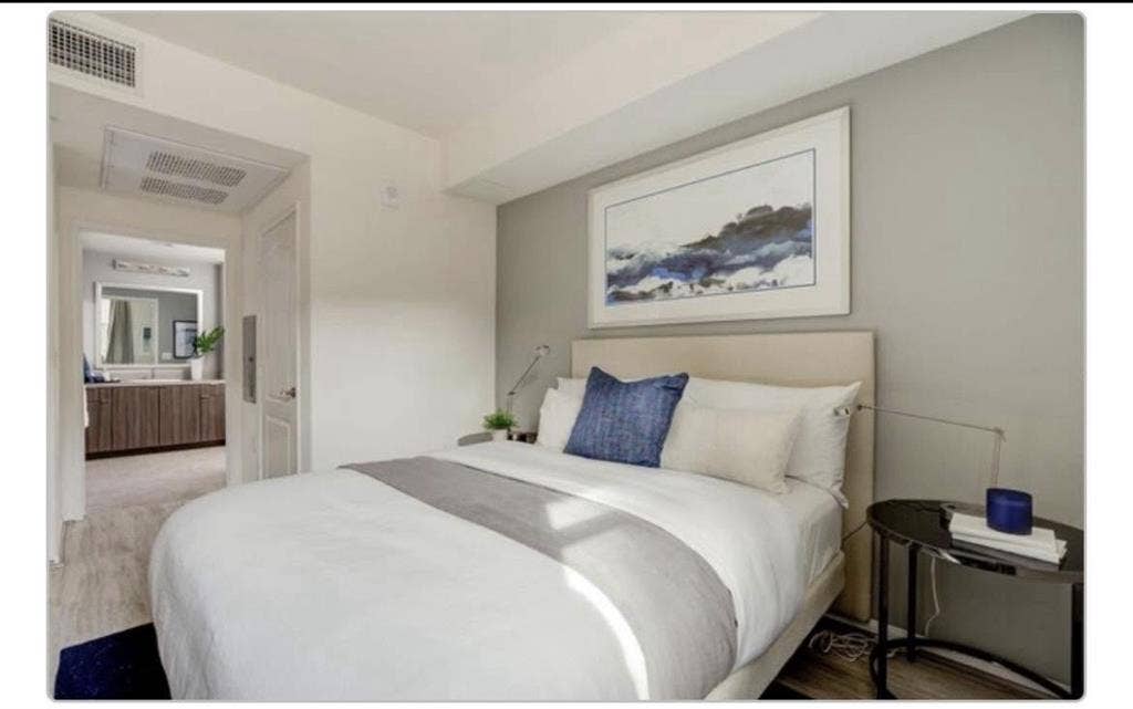 Short term lease. No deposit