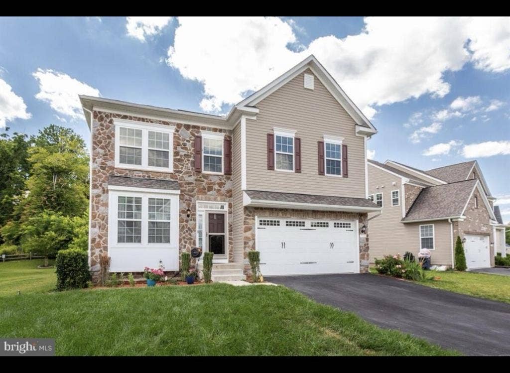 Furnished Room w/ Private Bath