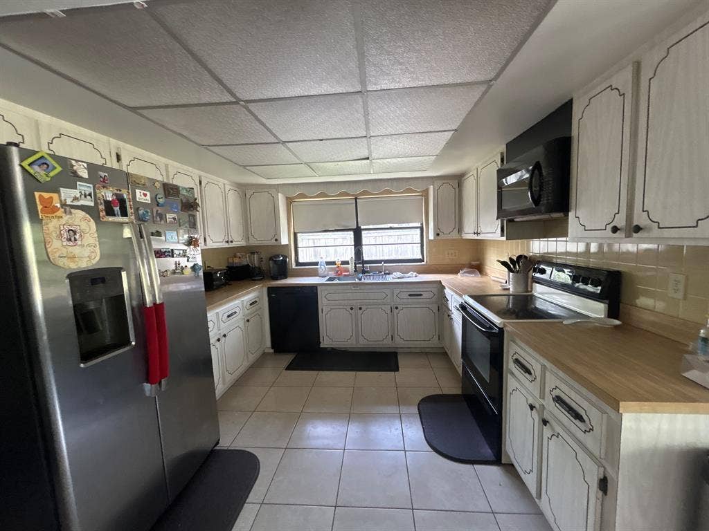 ✨ Large Furnished Room $ a month