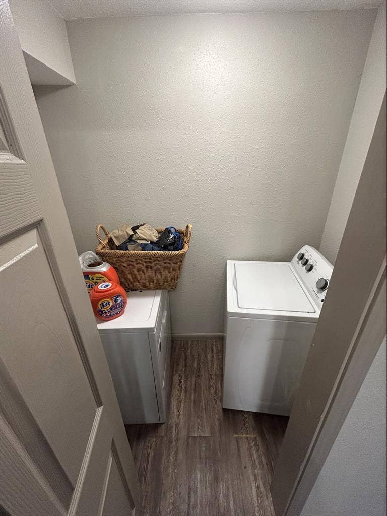 Roomy 1BR Walkable to Campus