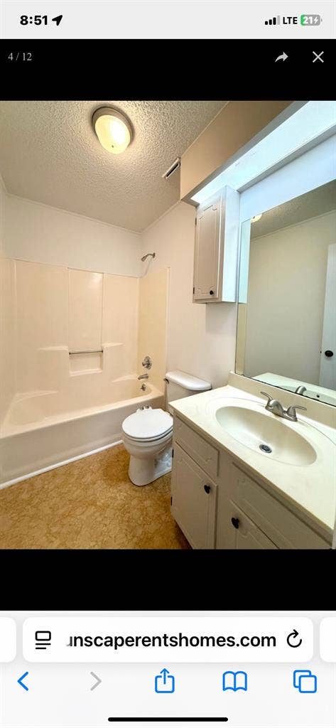 Looking for roommate to move Jan 1