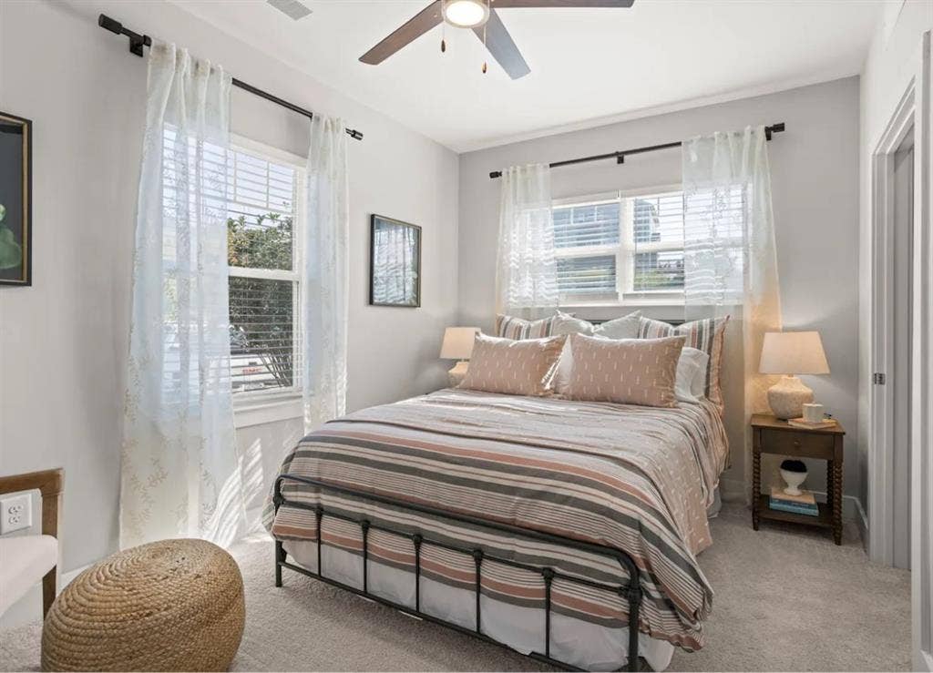 bath.       
Female Roommate