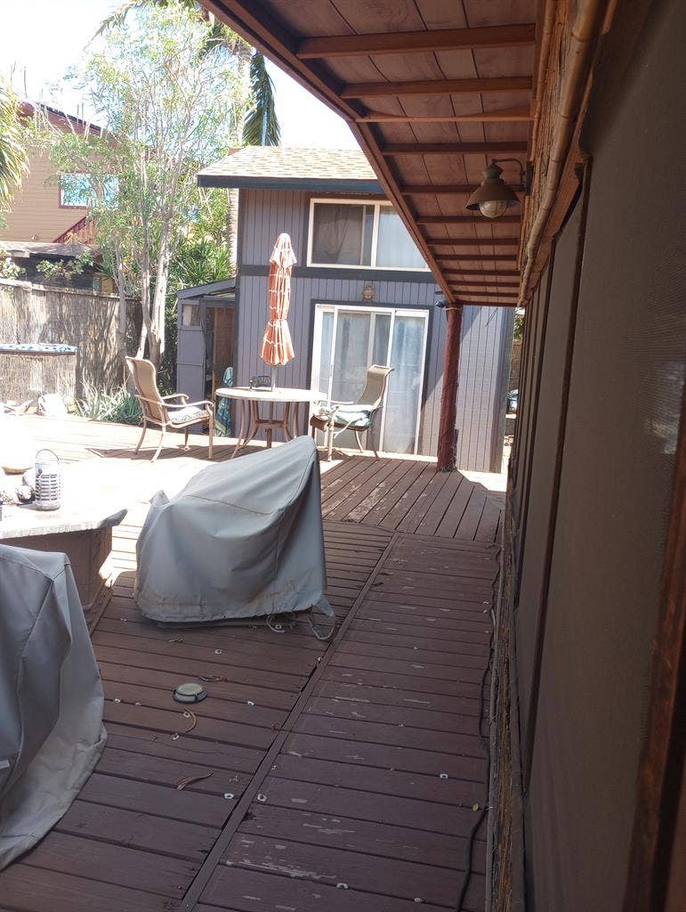 2/story Tiny-Detached Shared Bath