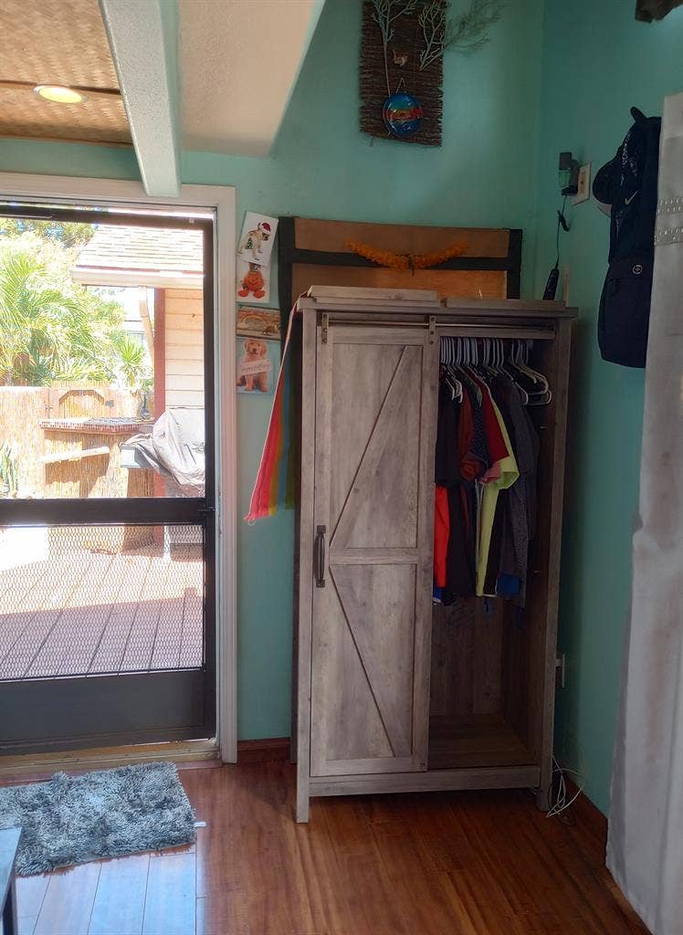 2/story Tiny-Detached Shared Bath