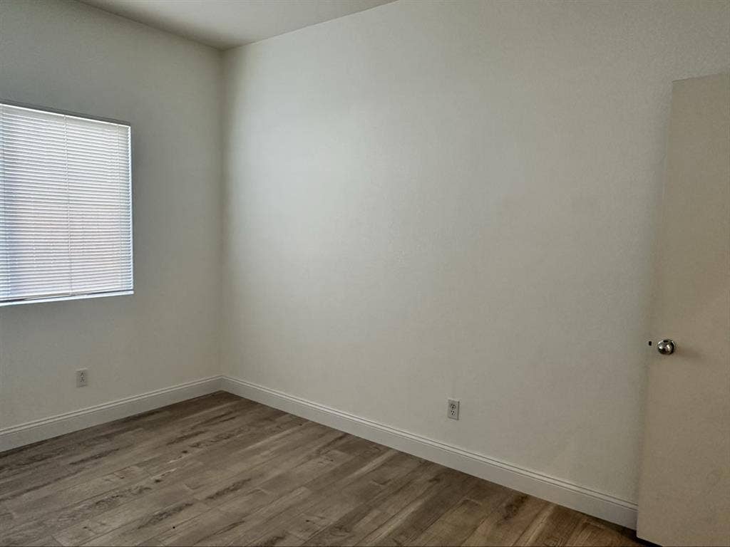 Room with shared bath in Murrieta