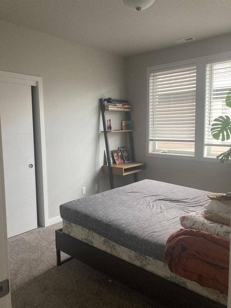 share bright house with yard