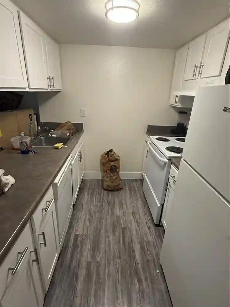 Lookin for a Roomate