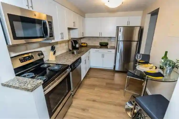 Lease Takeover- Discount! 2 bd/bth