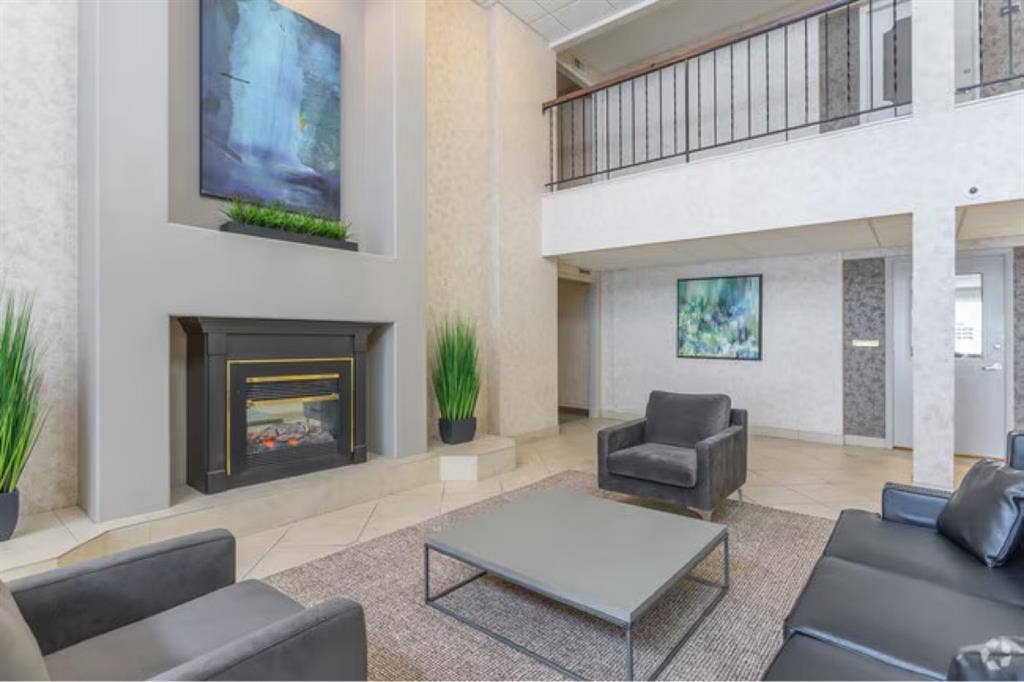 Lease Takeover- Discount! 2 bd/bth