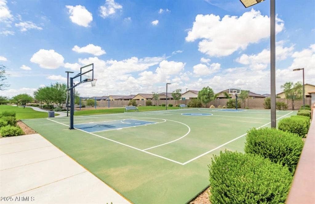 Looking for Roommate in Surprise!