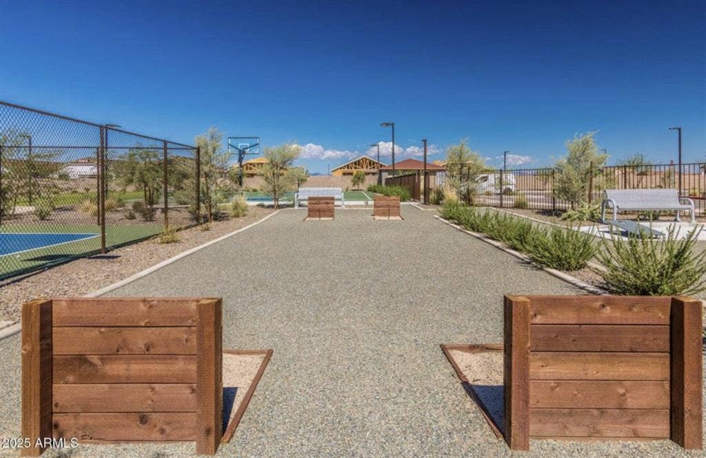 Looking for Roommate in Surprise!