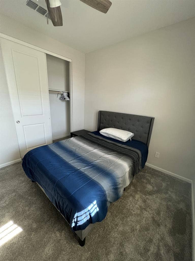 Looking for Roommate in Surprise!