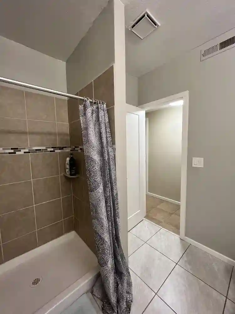 Private Room with Shared Bathroom
