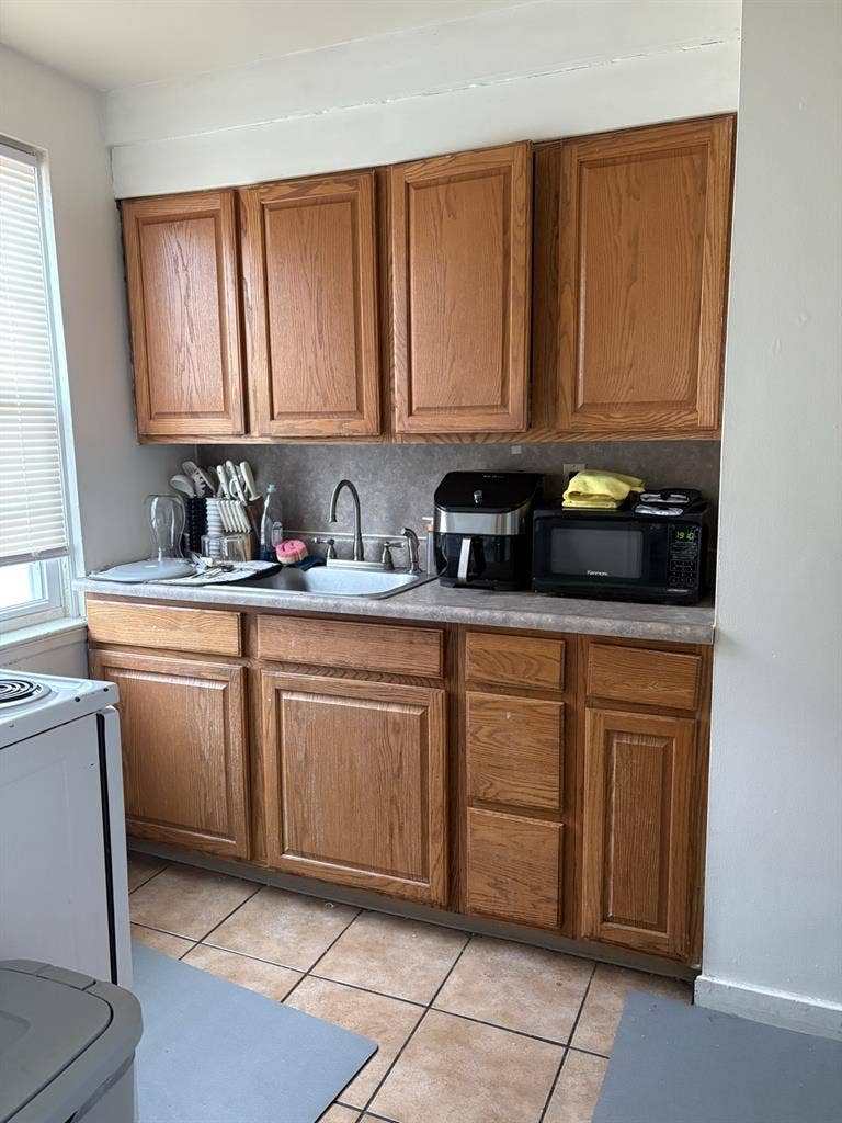 Spring Semester Lease: Locust Lane