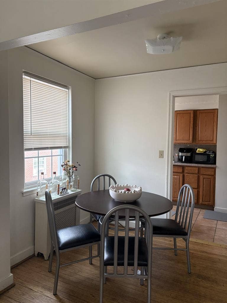Spring Semester Lease: Locust Lane