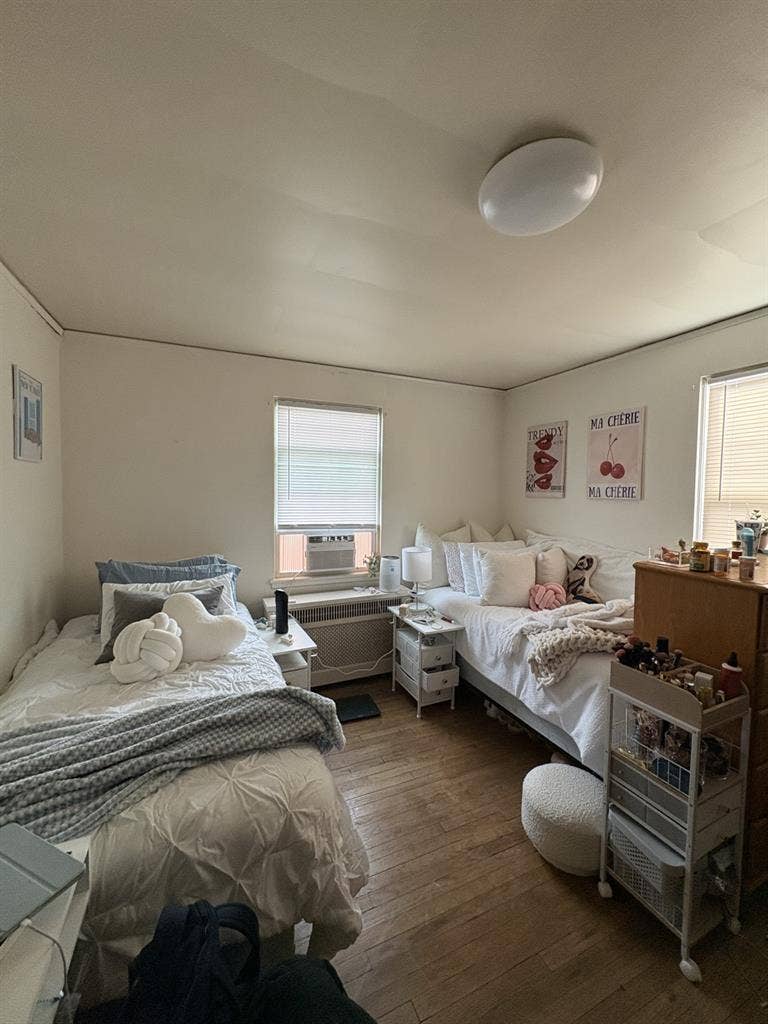 Spring Semester Lease: Locust Lane